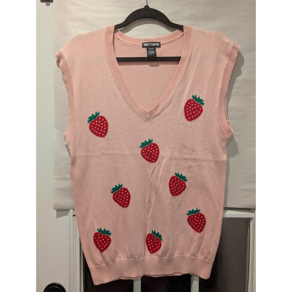 Hot Topic Strawberry Sweater Vest Pink Knit Sleeveless Top Cottagecore‎ S 0190